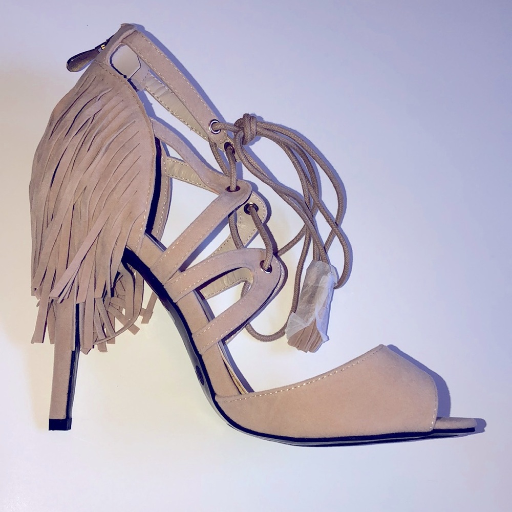 💖Sale was $69 will go back 🆙 New Nude Glam Fringe Lace-up Heels Size 8.5 - Picture 2 of 5